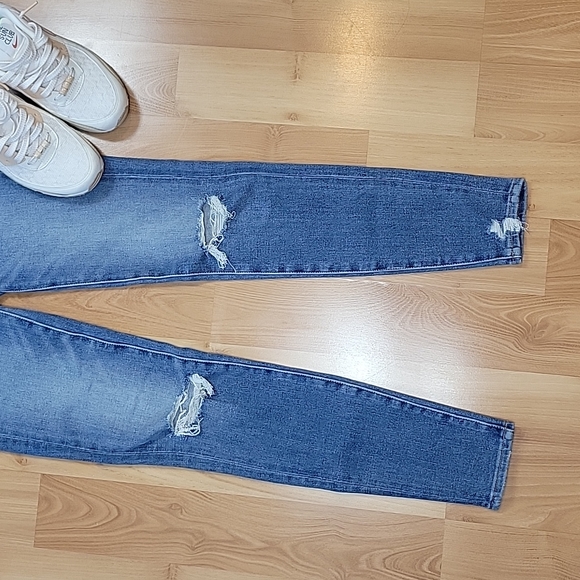 American Eagle Outfitters Dream Jean Hi-Rise Jegging - Picture 7 of 15